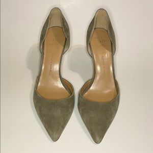 BANANA REPUBLIC Hello Sole Mate Suede Heels 9.5
